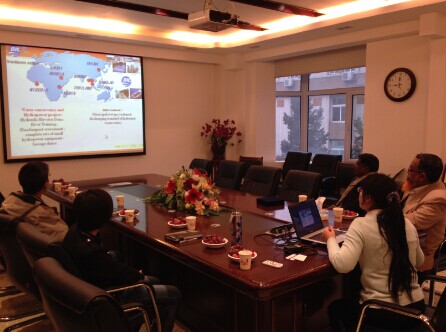 北京中水科工程總公司幾位工程師正在匯報(bào)公司項(xiàng)目以及全球業(yè)績(jī) 北京中水科工程總公司幾位工程師正在匯報(bào)公司項(xiàng)目以及全球業(yè)績(jī)