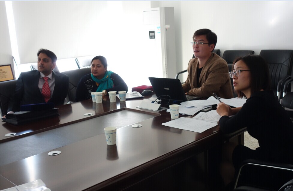 孟加拉LEGD代表團(tuán)與公司技術(shù)人員交流 孟加拉LEGD代表團(tuán)與公司技術(shù)人員交流