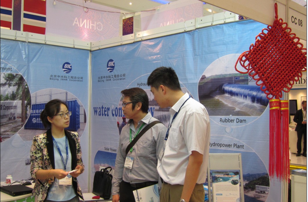 在參加印尼水展時,很多咨詢者都對我們產品表示關注 在參加印尼水展時,很多咨詢者都對我們產品表示關注